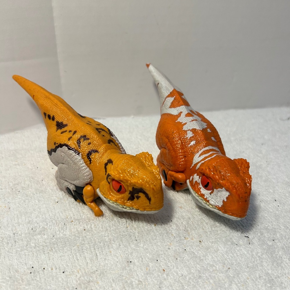 Mattel Jurassic‎ World Wild Chompin Carnotaurus Toro Dinosaur Figures Set GYN40